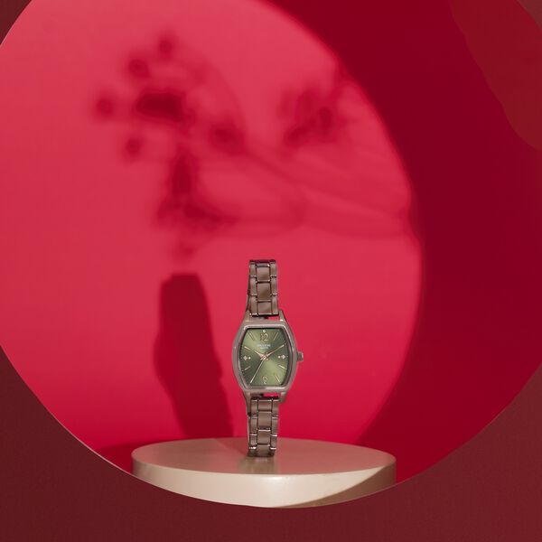 Poze By Sonata Quartz Analog Green Dial Brown Metal Strap Watch For Women - image number 0